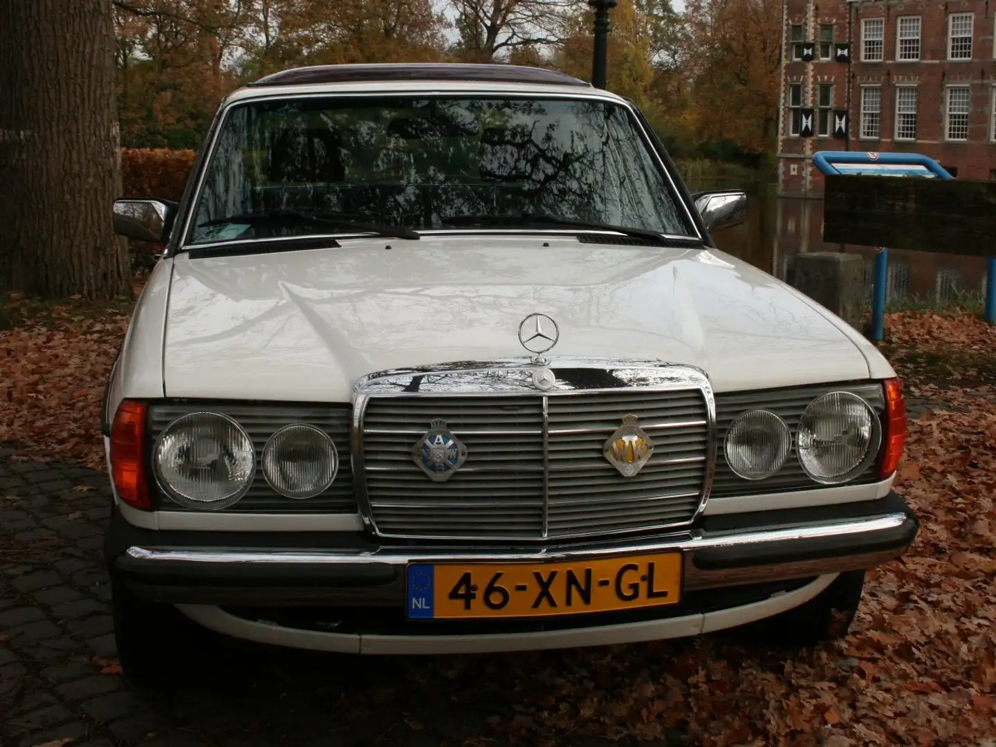 Mercedes-Benz 250 Sedan Wit - 2