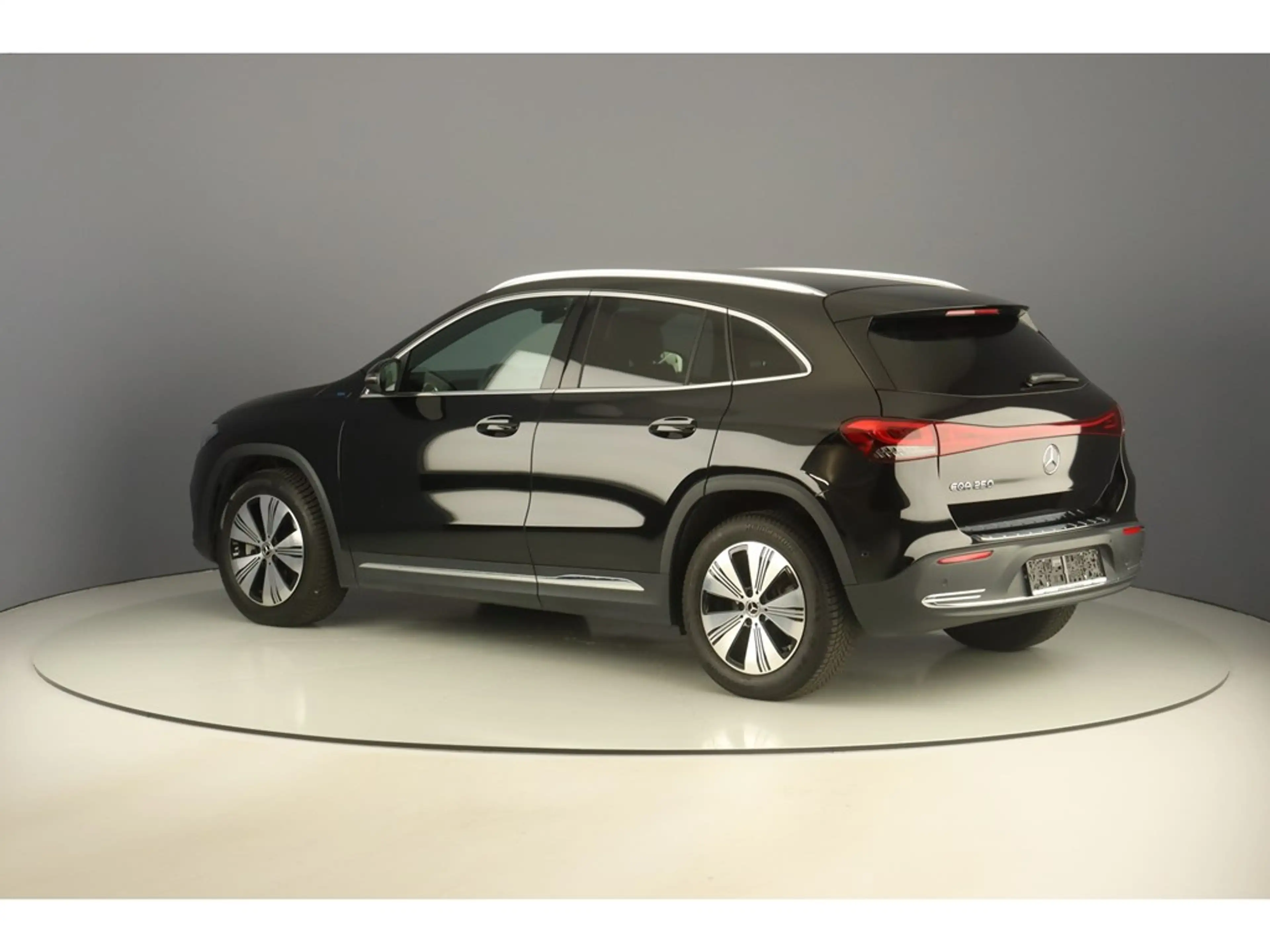 Mercedes-Benz EQA 250 190pk Luxury Pack Business — photo 3