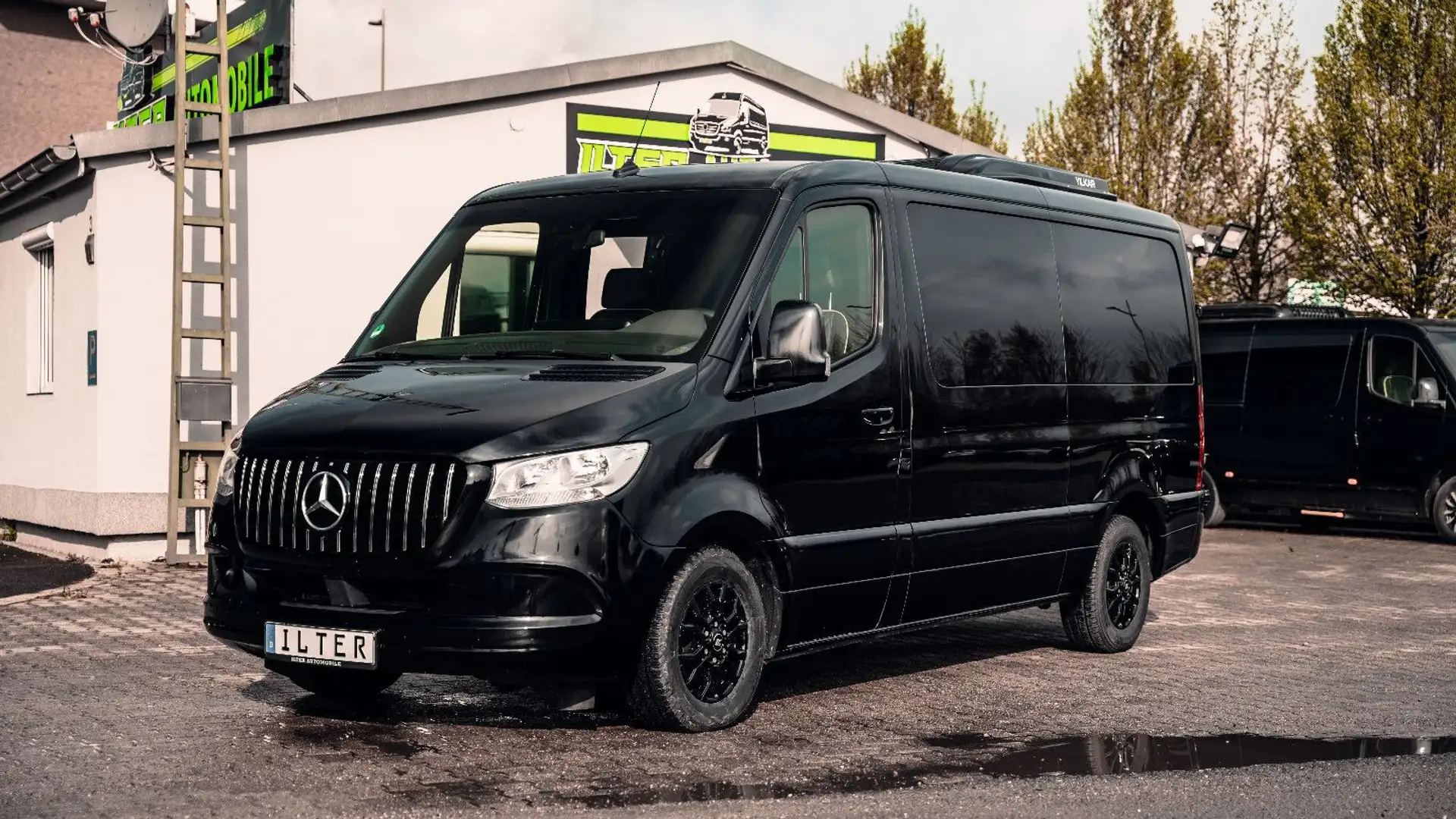 Mercedes-Benz Sprinter 316 CDI Tourismus VIP 8+1 TV Fondklima Zwart - 1