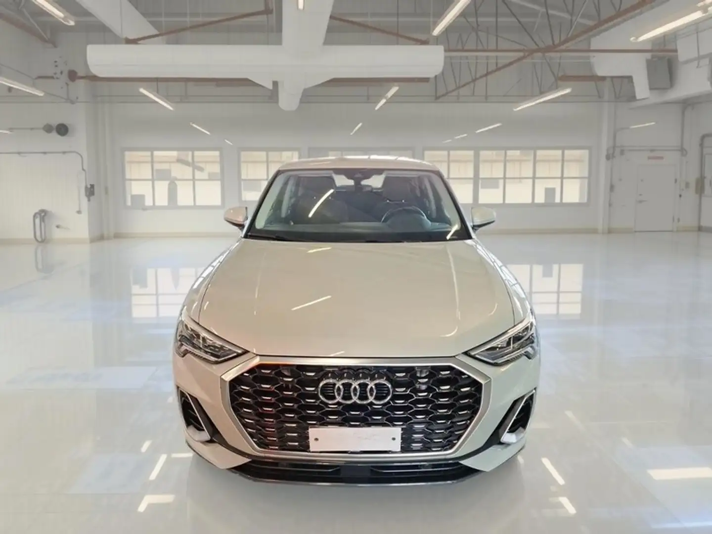 Audi Q3 SPORTBACK 45 TFSI e S tronic S Line Edition - 2