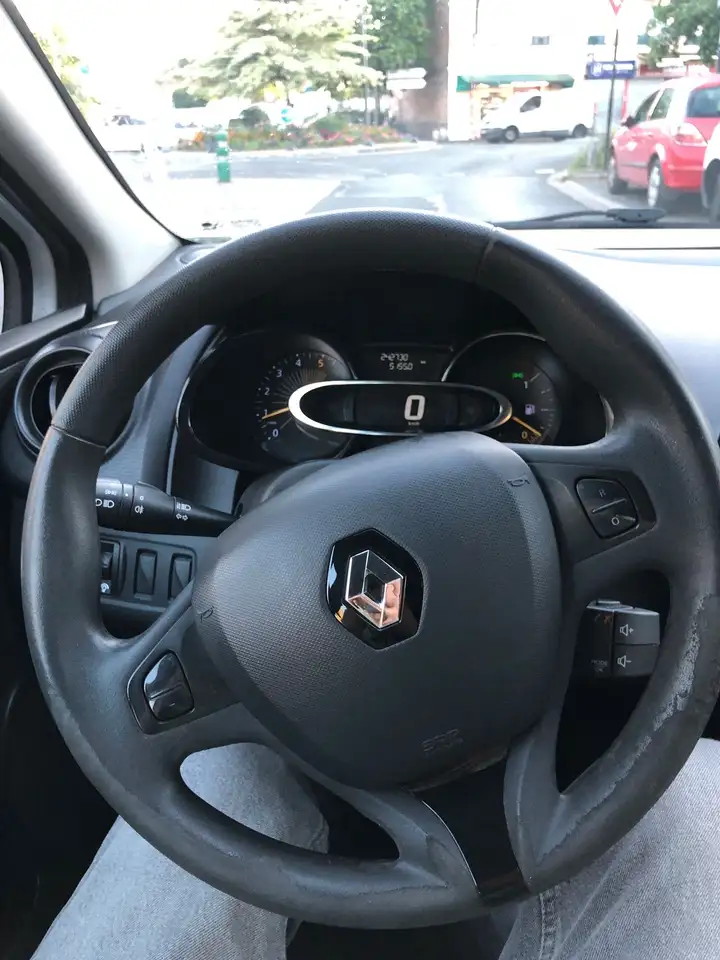 Renault Clio Citadine 3 portes — photo 13