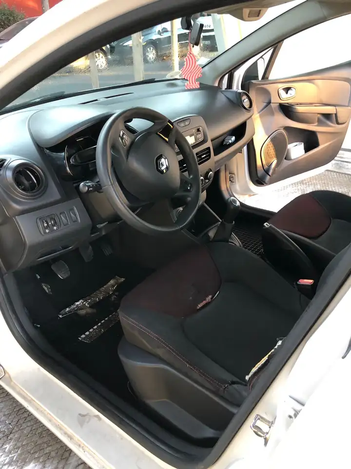 Renault Clio Citadine 3 portes — photo 10