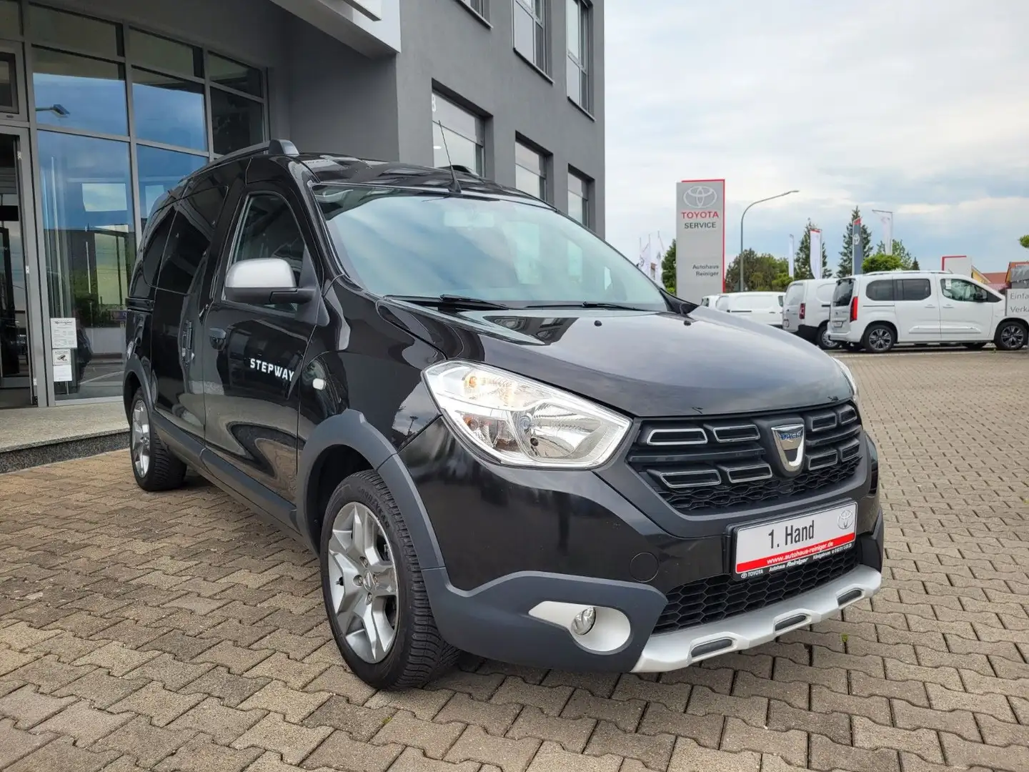 Dacia Dokker Stepway Plus MOD20*1.Hand,RFK,SHZ,PDC-h* Schwarz - 1