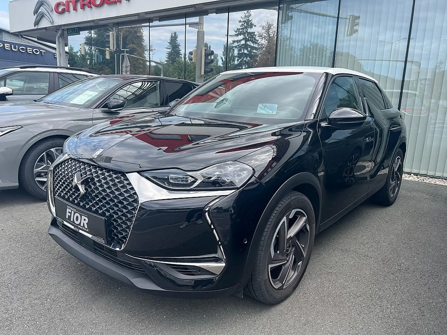 DS Automobiles DS 3 DS3 Crossback PureTech 100 S&S Manuell So Chic ... Schwarz - 1