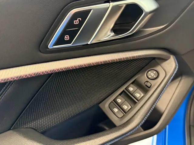 BMW 1 Series view 11