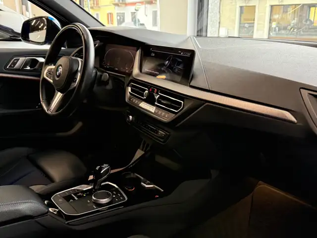 BMW 1 Series view 19