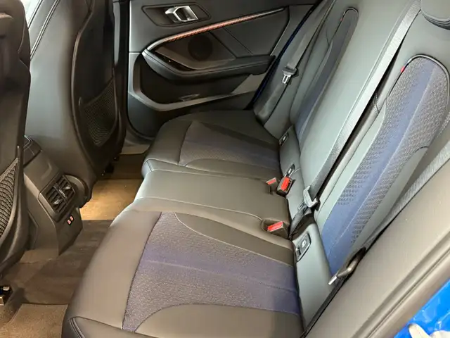 BMW 1 Series view 8