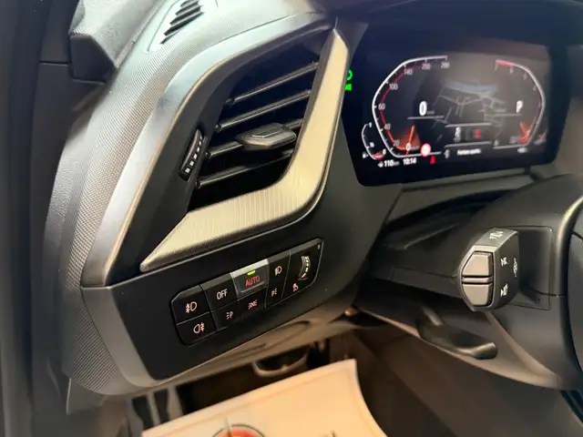 BMW 1 Series view 12