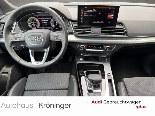 Audi Q5 view 13