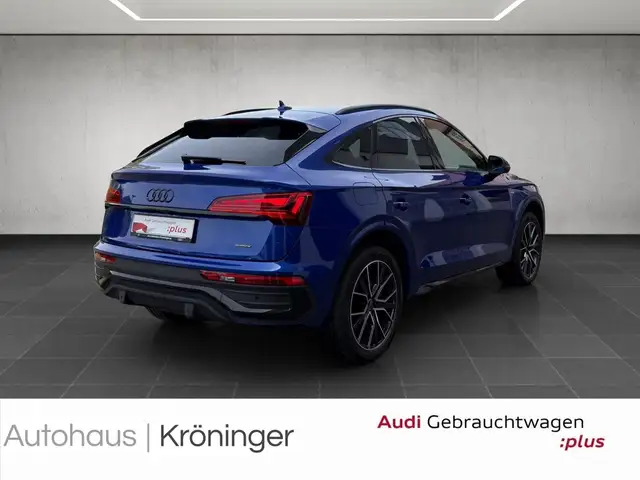 Audi Q5 view 2