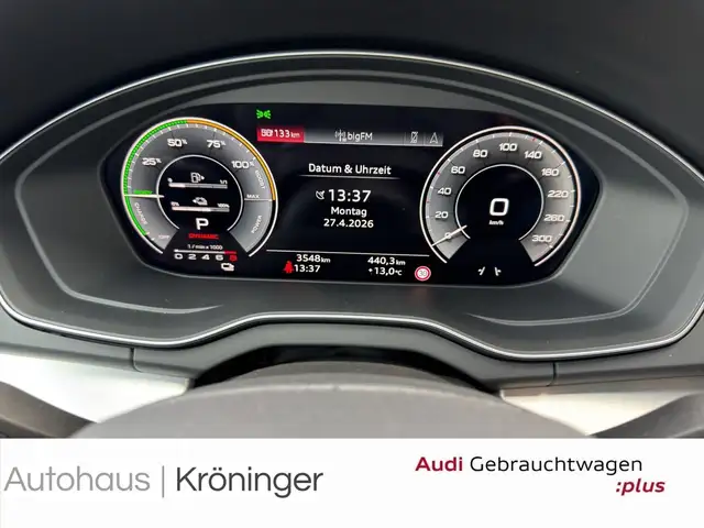 Audi Q5 view 12
