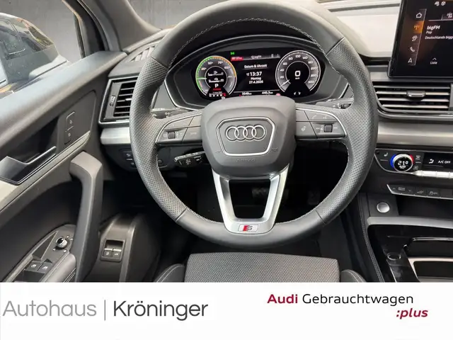 Audi Q5 view 11