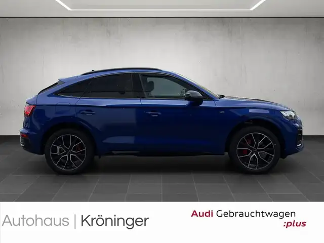 Audi Q5 view 4