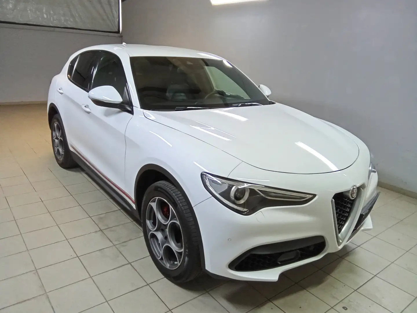 Alfa Romeo Stelvio Super Q4 Blanc - 2