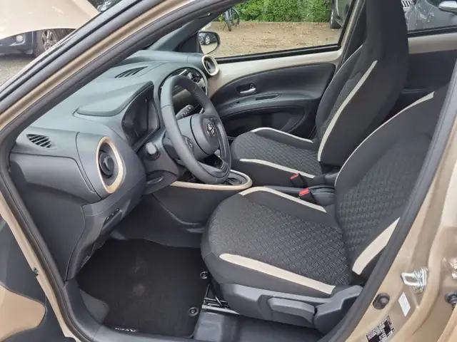 Toyota Aygo X view 14