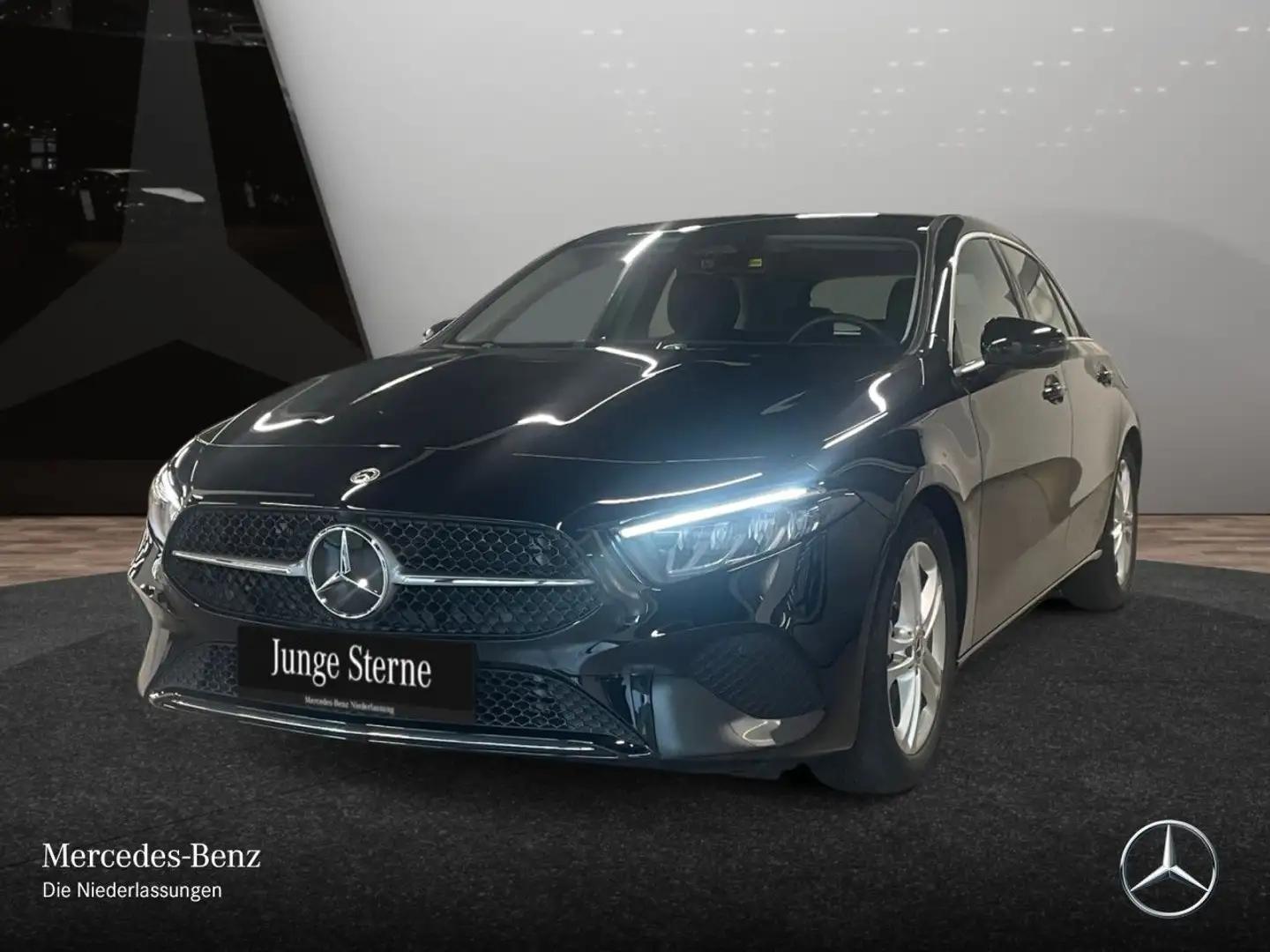 Mercedes-Benz A 220 4M PROGRESSIVE+LED+KAMERA+TOTW+KEYLESS+8G Schwarz - 2