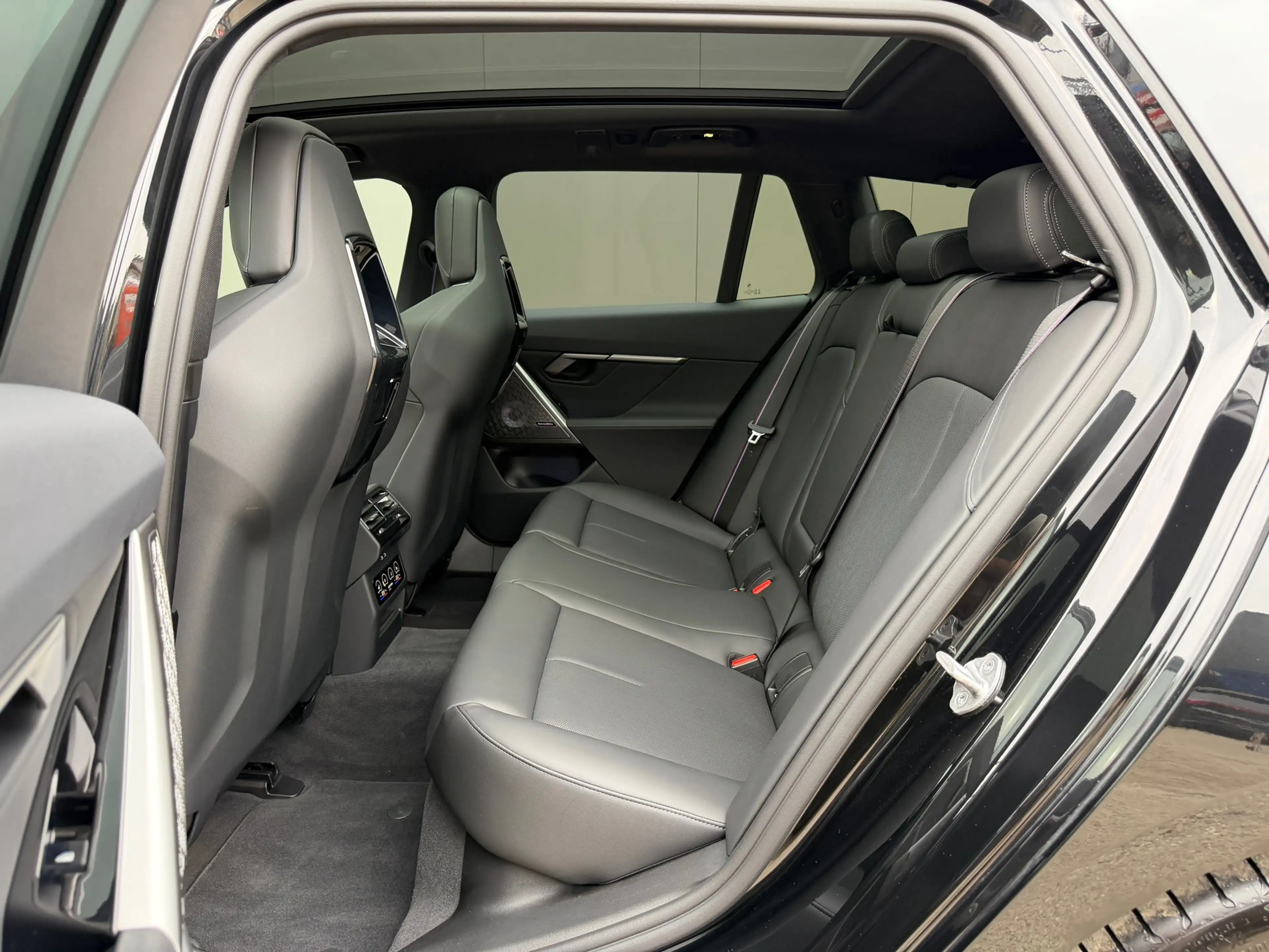 BMW 550 5-serie Touring 550e xDrive M-Sport Pro M-Seats B& — photo 12