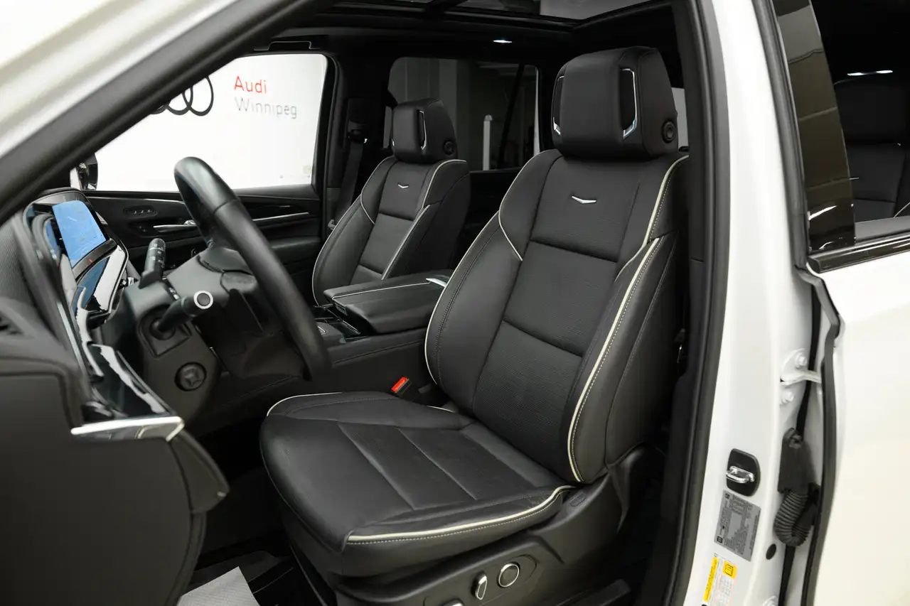 Cadillac Escalade photo Cadillac Escalade