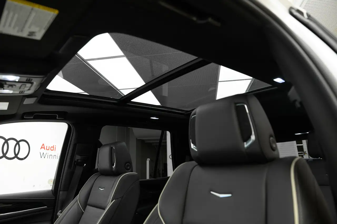 Cadillac Escalade photo Cadillac Escalade