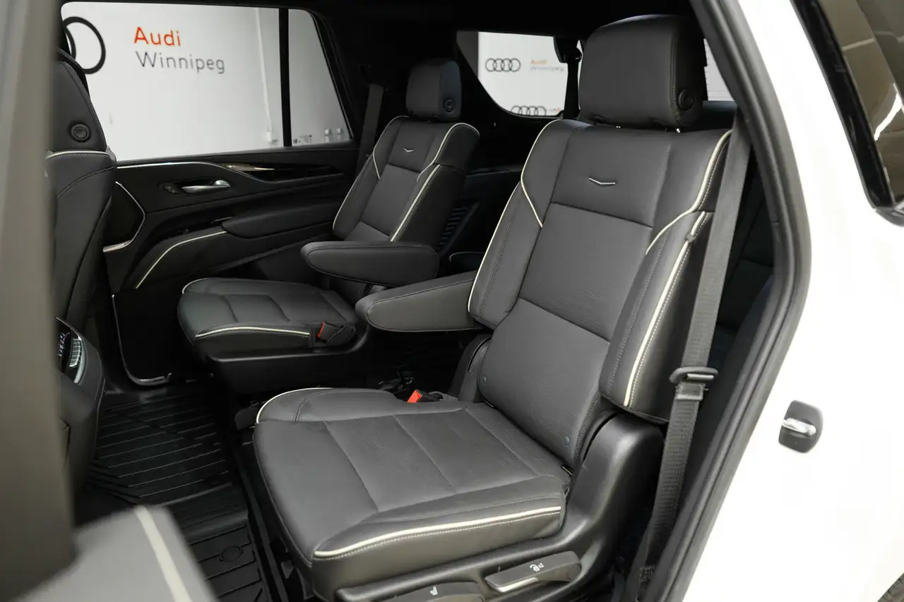 Cadillac Escalade photo Cadillac Escalade