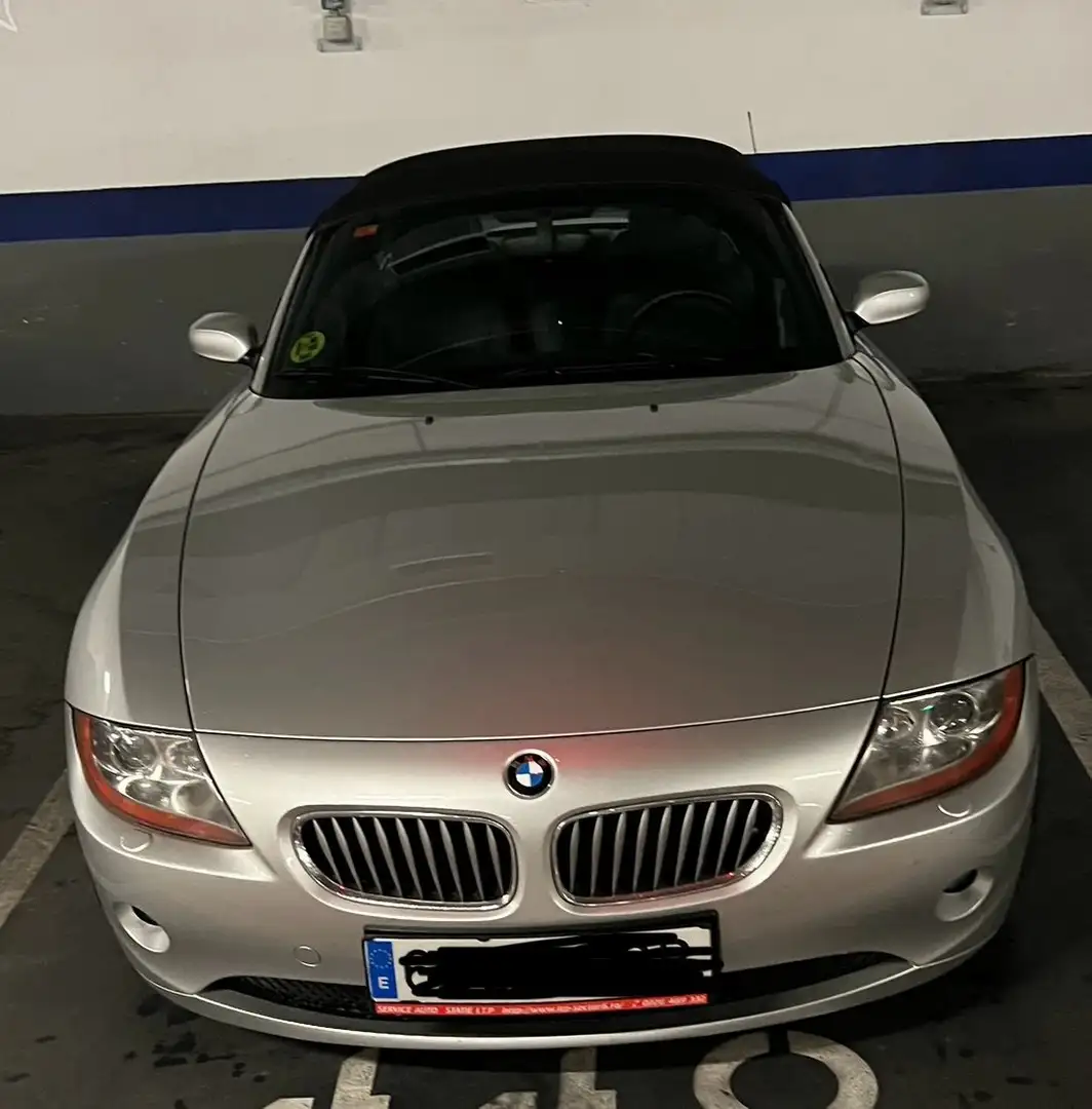 BMW Z4 3.0i Gümüş rengi - 2