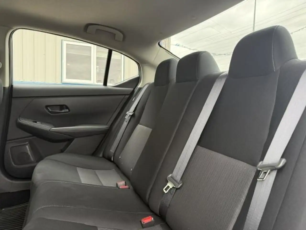 Nissan Sentra снимка Nissan Sentra