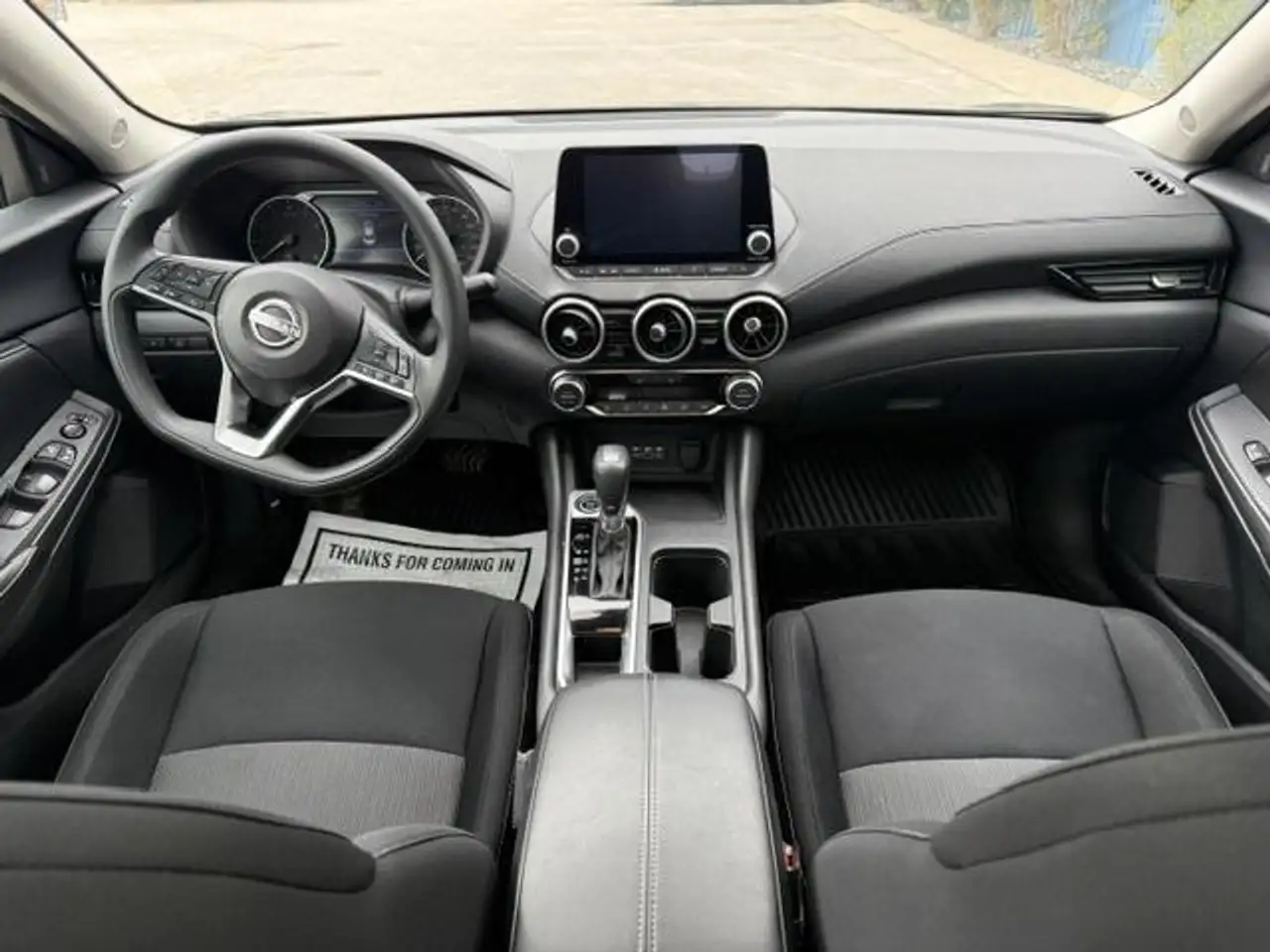Nissan Sentra снимка Nissan Sentra