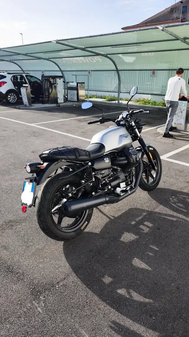 Moto Guzzi V 7 Stone Argent - 2