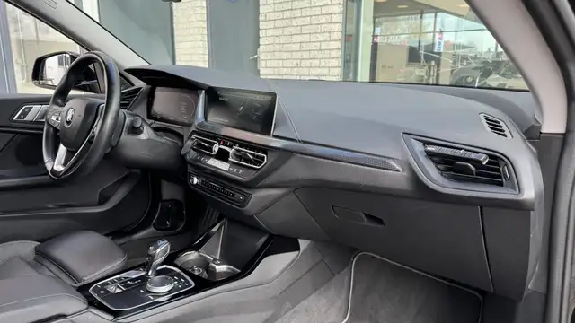 BMW 2 Series view 11