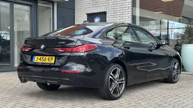 BMW 2 Series view 6