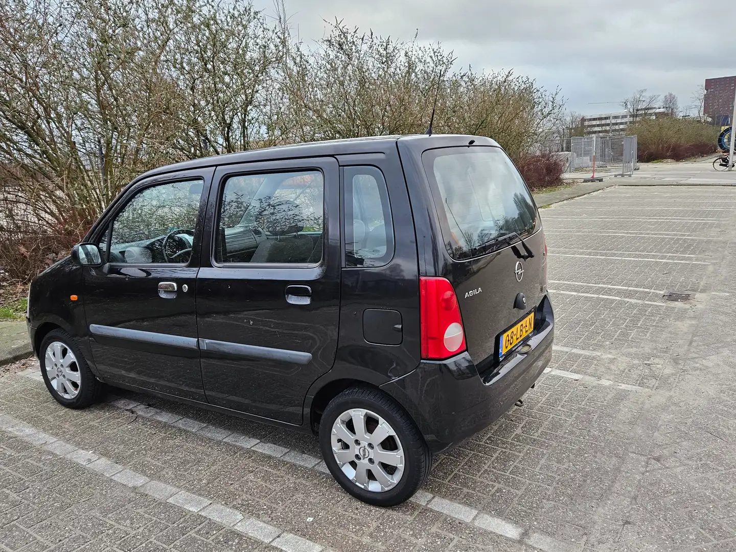 Opel Agila 1.2-16V Star Edition Чорний - 1