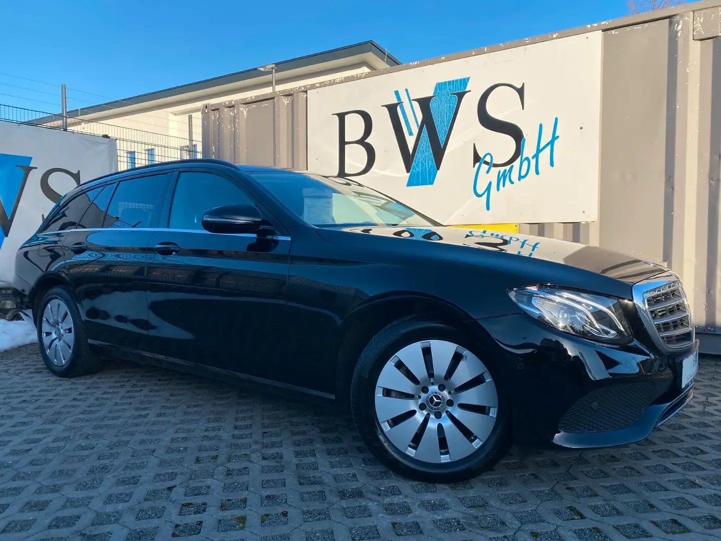 Mercedes-Benz E 220 d T 4M /Navi/LED/PDC/Pano/Kamera*Temp. Schwarz - 1