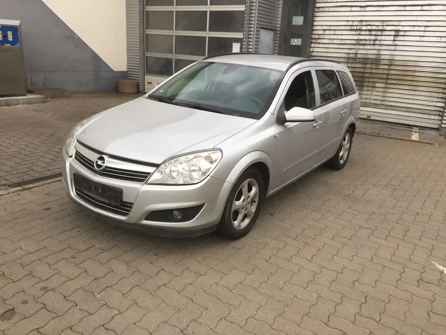 Opel Astra ASTRA H 1.9 CTDI NAVI AHK KLIMA Gümüş rengi - 2