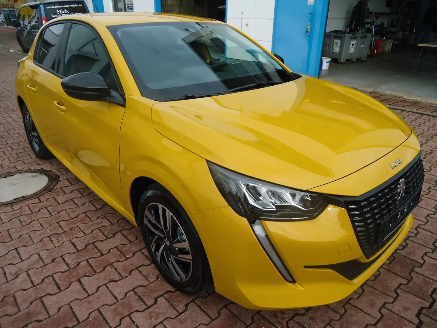 Peugeot 208 1.2 PureTec 100 Allure *Sitzhzg.-Keyless* Gelb - 2