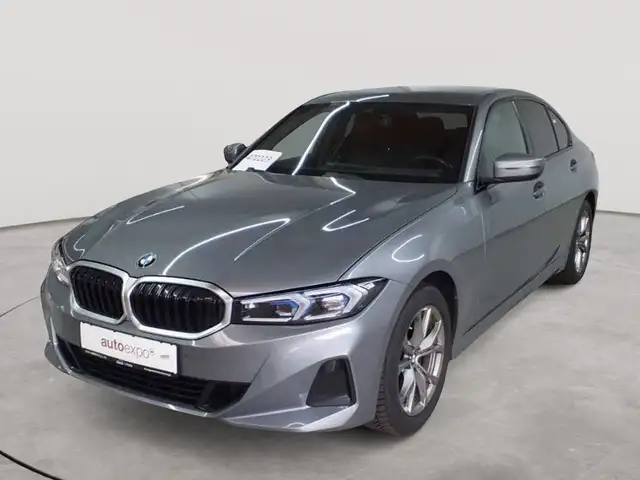 BMW 3 Series view 2