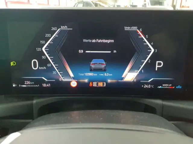 BMW 3 Series view 11