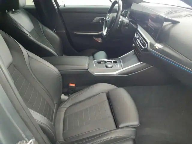 BMW 3 Series view 8