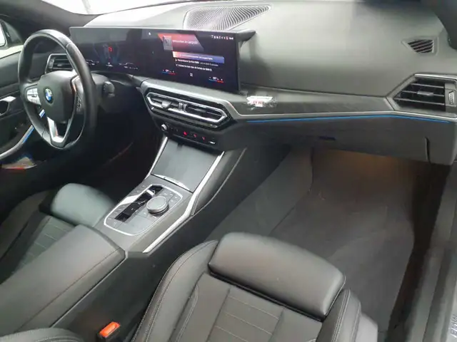 BMW 3 Series view 9