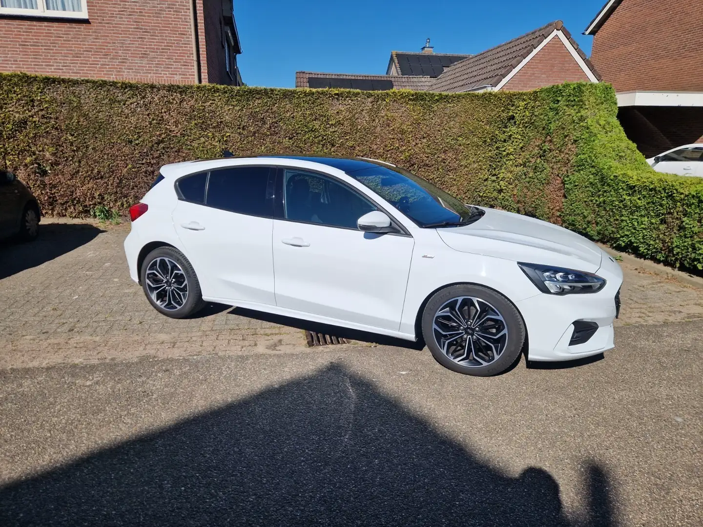 Ford Focus 1.5 EcoB. Vignale Wit - 1