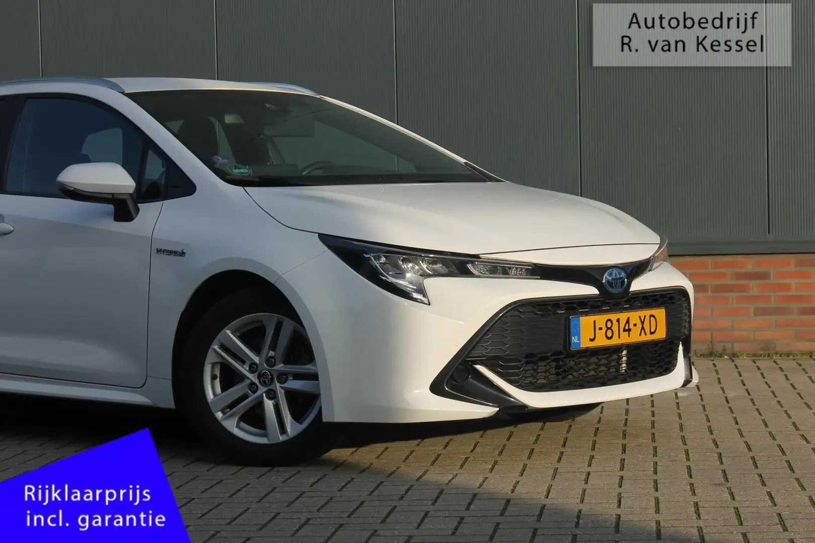 Toyota Corolla Touring Sports 1.8 Hybrid Active I 1 eigenaar I NL Weiß - 2