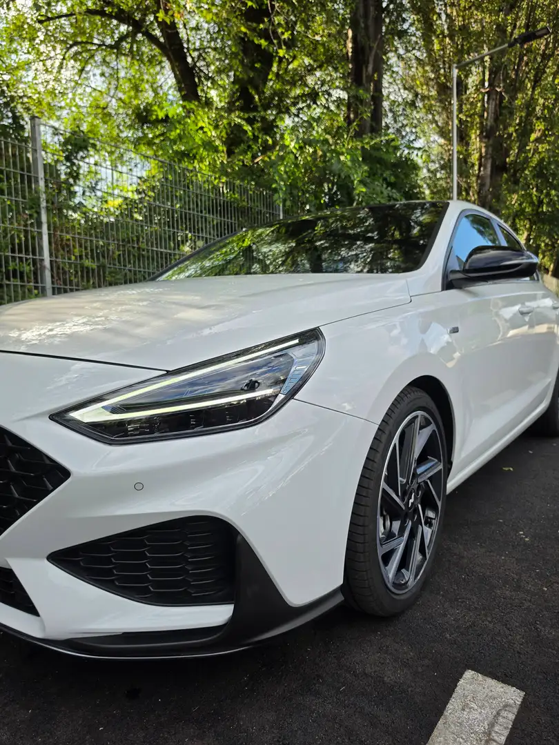 Hyundai i30 i30 1,5 T-GDI N-Line 48V DCT Aut. N-Line Weiß - 2