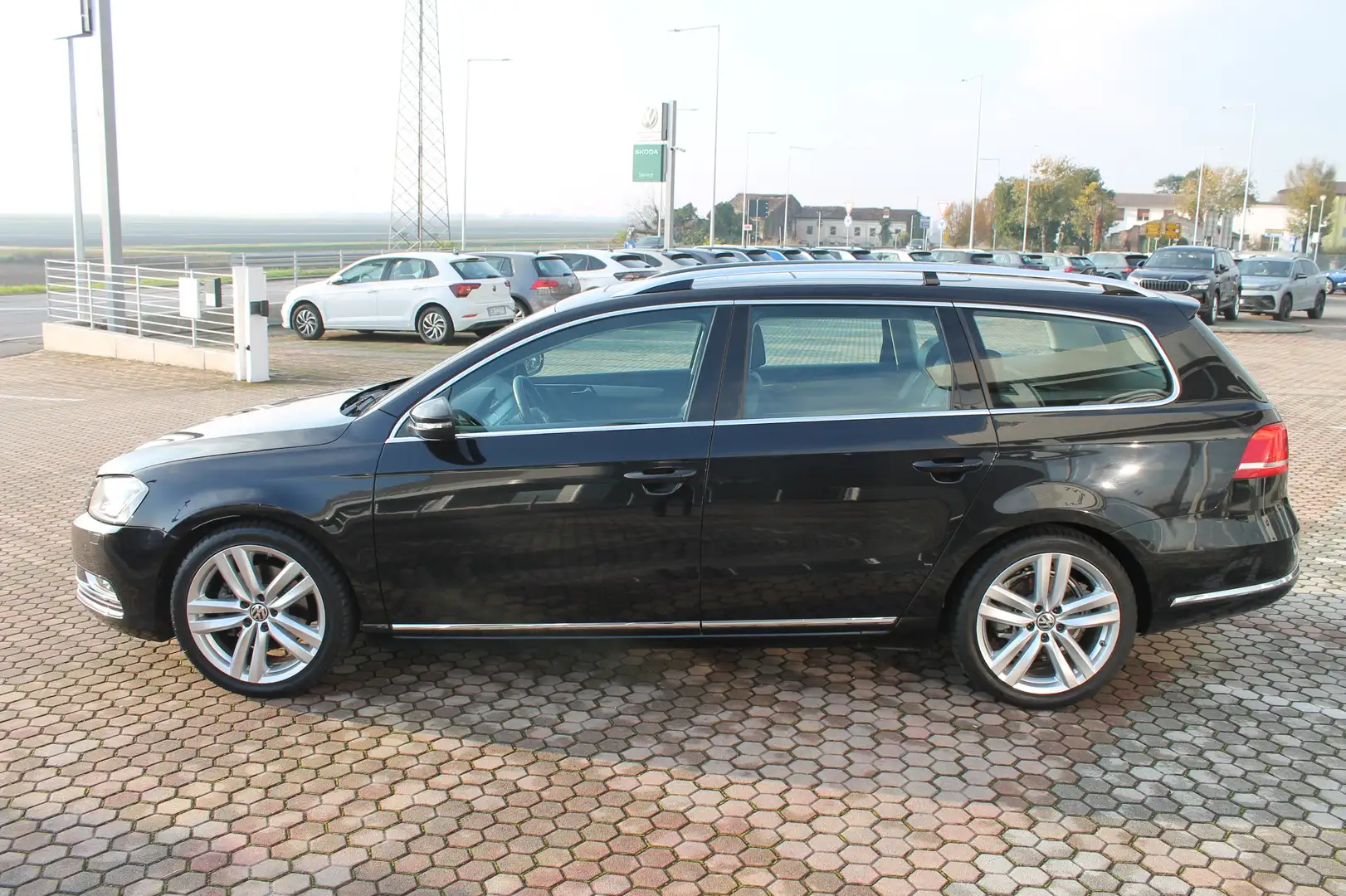 Volkswagen Passat Variant Passat Variant 2.0 tdi Highline Business dsg 140CV Zwart - 2
