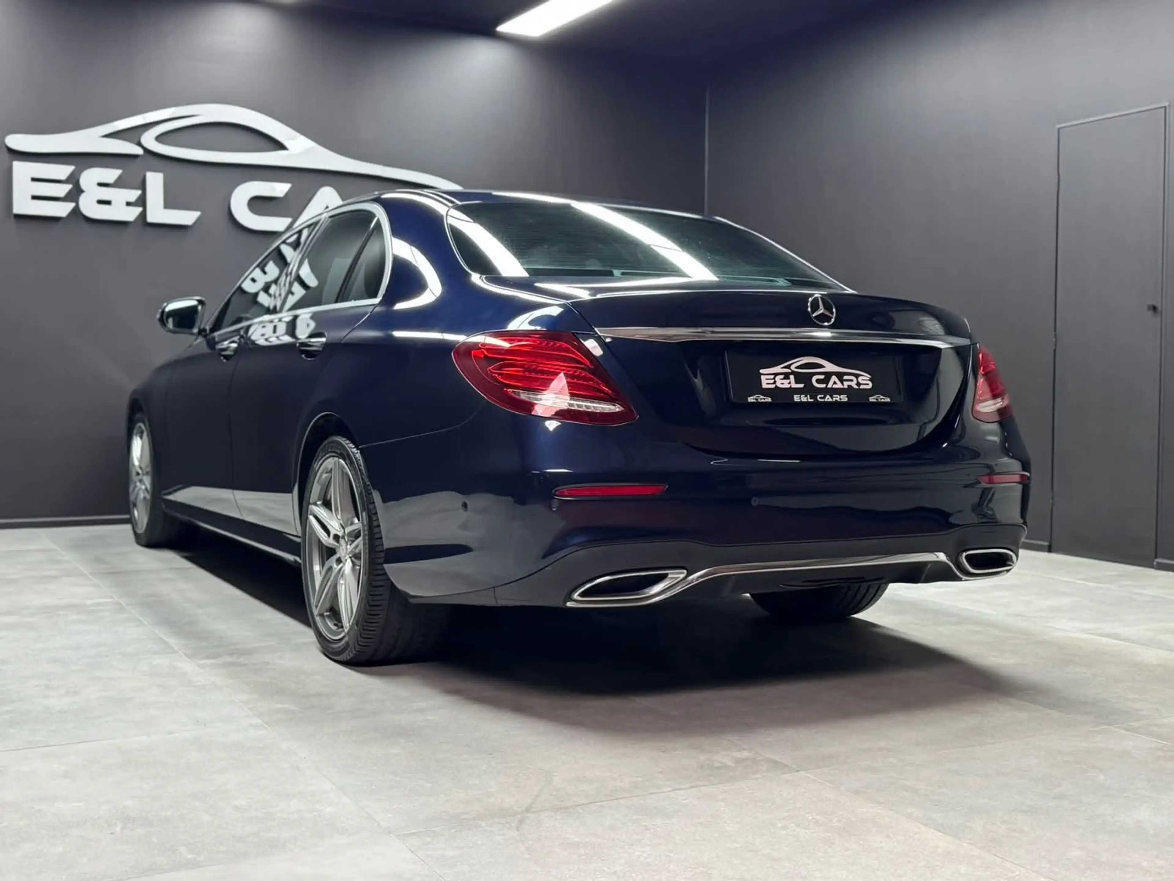 Mercedes-Benz E 200 E 200 d Pack Amg **12 mois de garantie** — photo 6