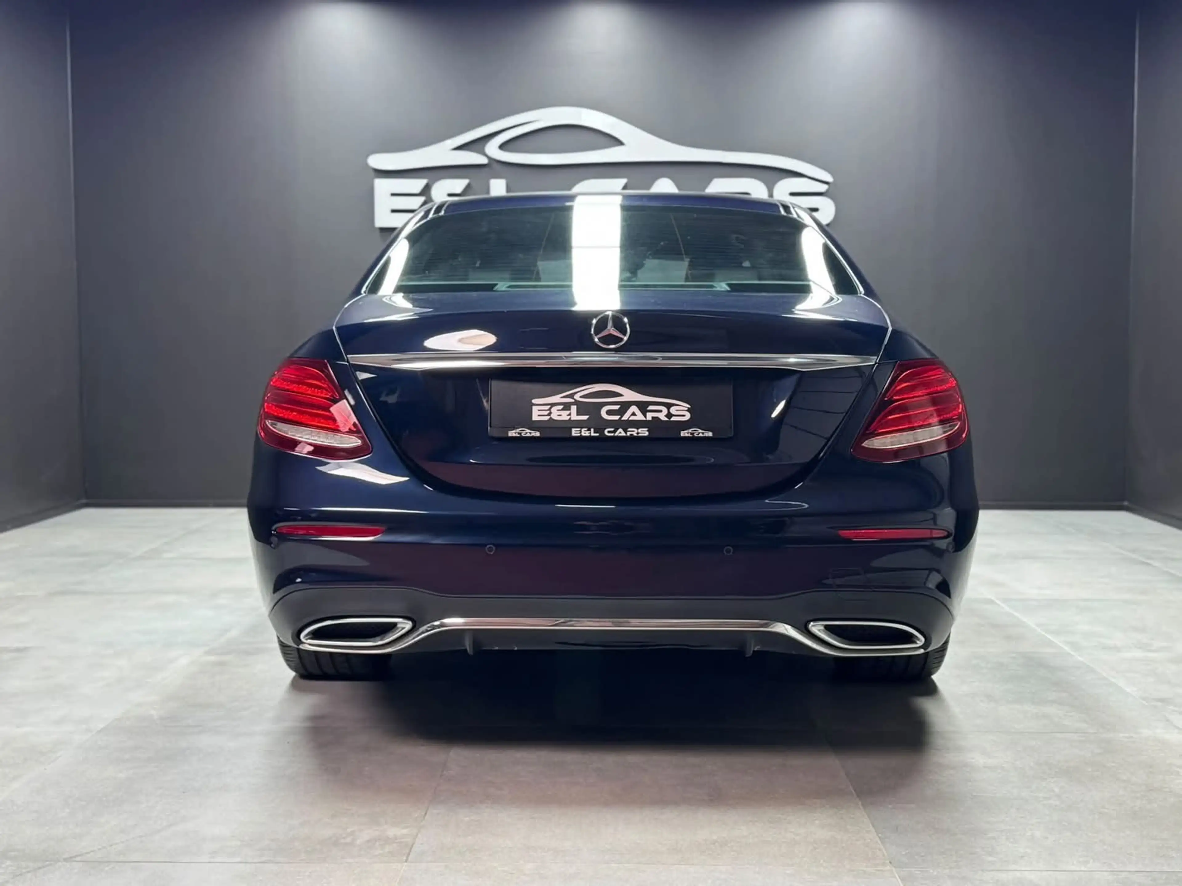 Mercedes-Benz E 200 E 200 d Pack Amg **12 mois de garantie** — photo 5