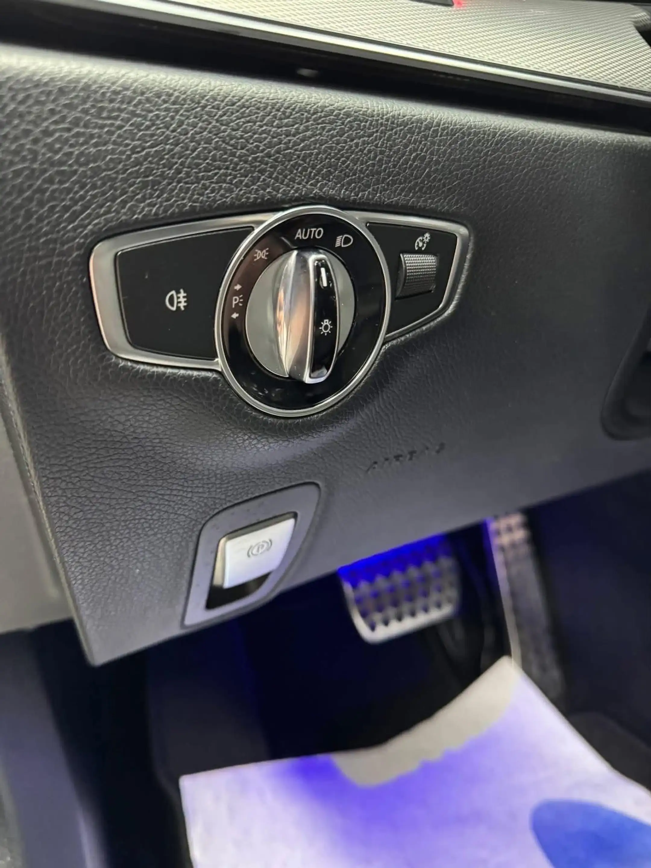 Mercedes-Benz E 200 E 200 d Pack Amg **12 mois de garantie** — photo 15