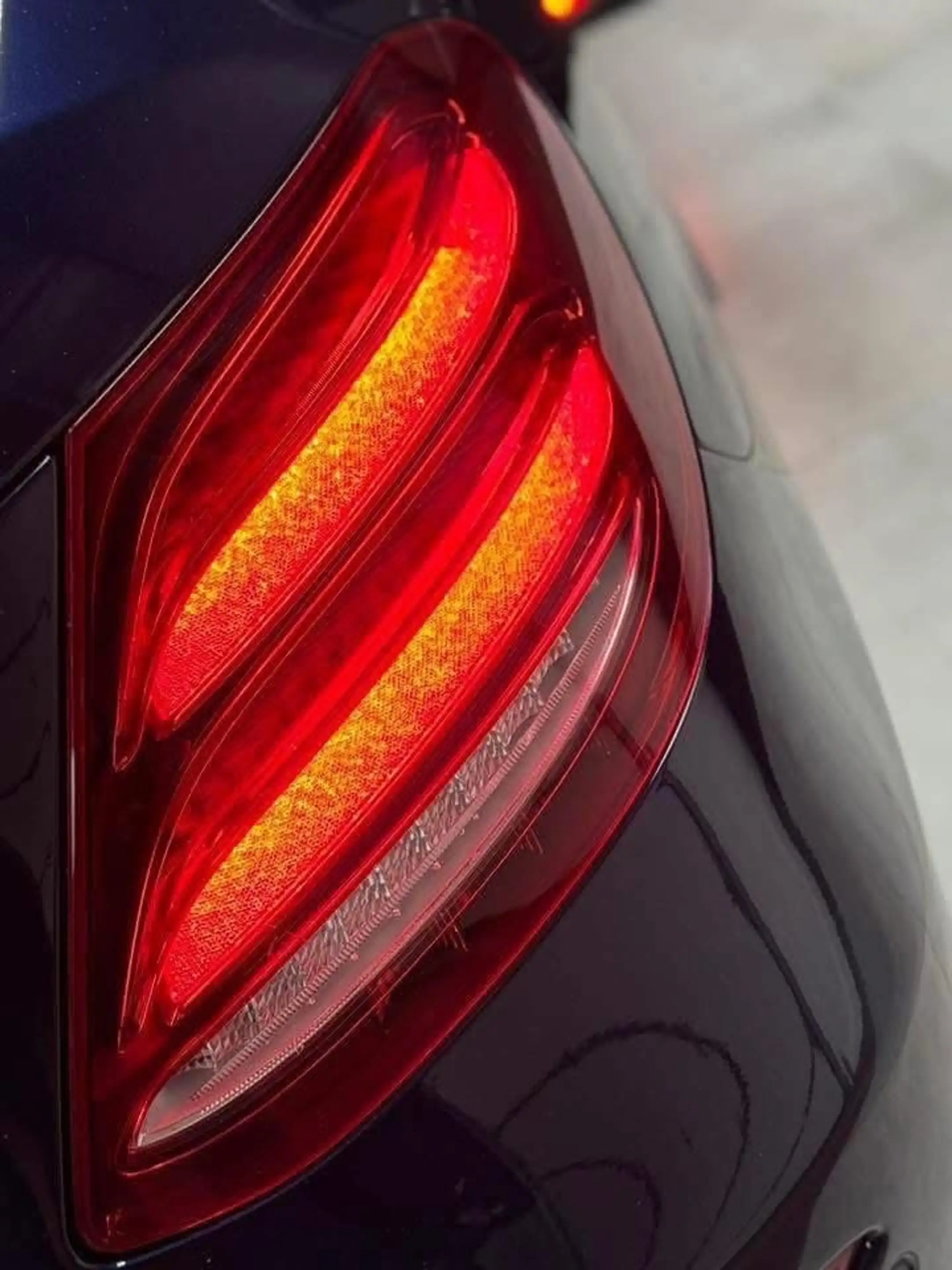 Mercedes-Benz E 200 E 200 d Pack Amg **12 mois de garantie** — photo 7