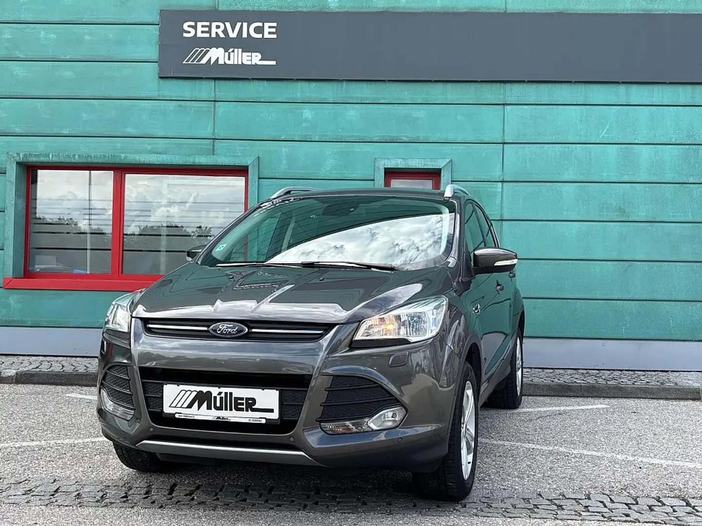 Ford Kuga 1,5 EcoBoost Trend Grau - 1