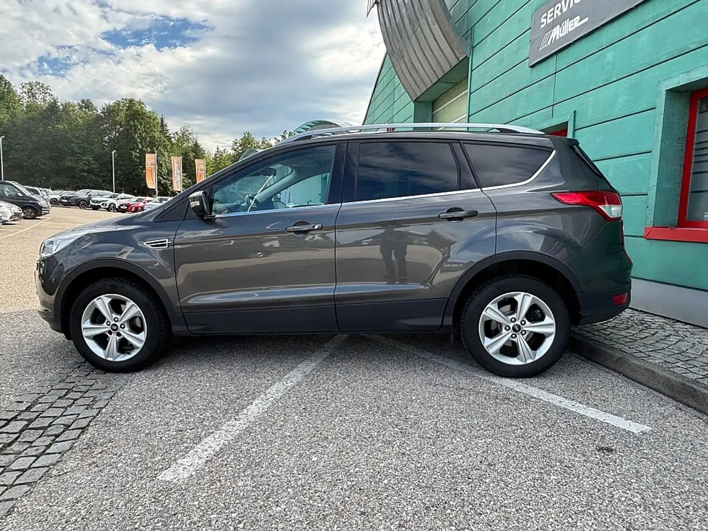 Ford Kuga 1,5 EcoBoost Trend Grau - 2