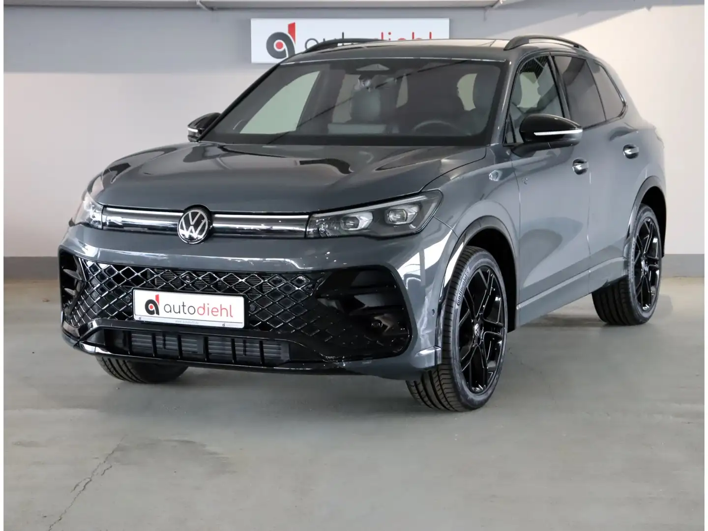 Volkswagen Tiguan 2,0 TDI DSG 4Motion R-Line *AHK*PANO Grau - 2