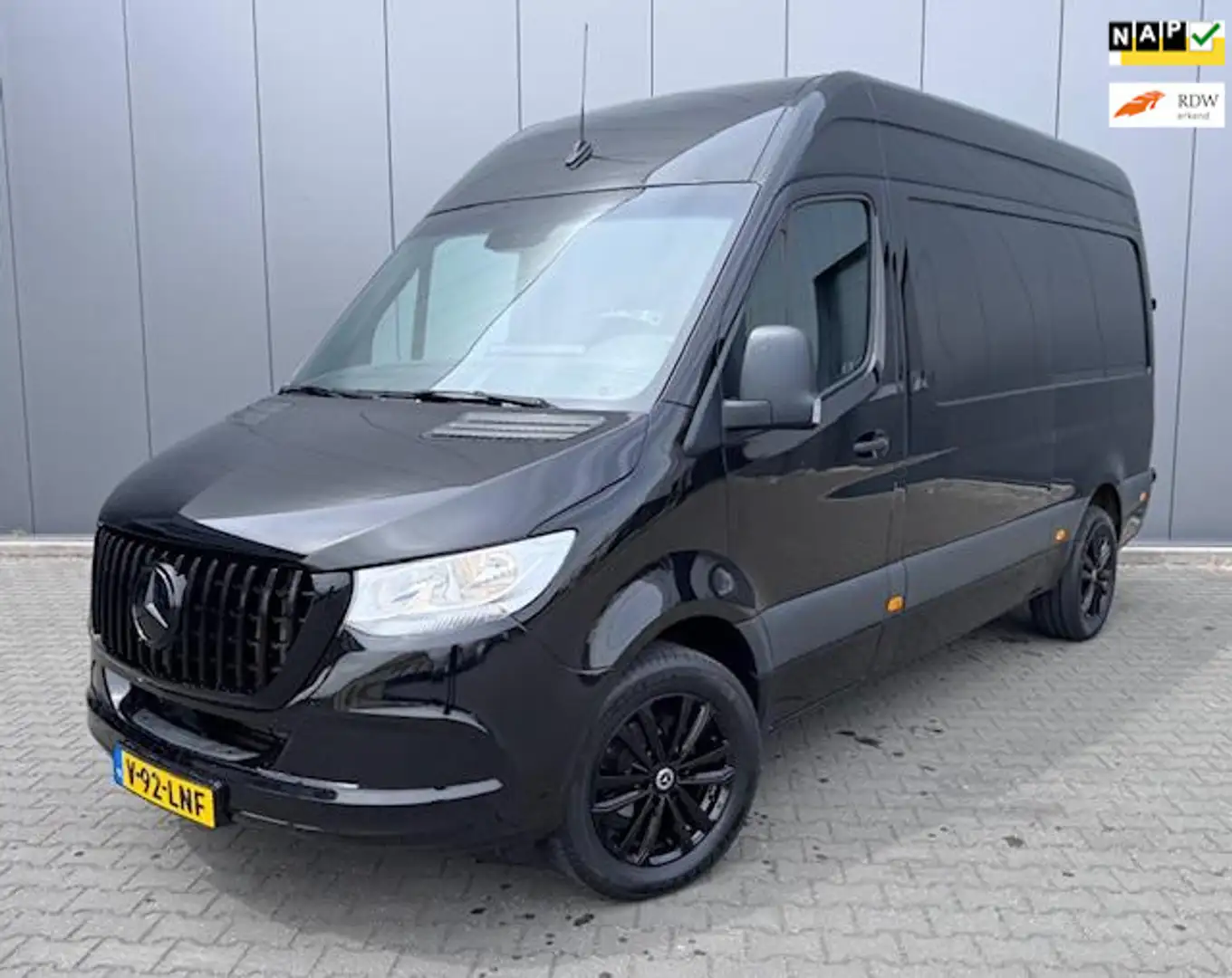 Mercedes-Benz Sprinter 317 CDI L2H2 AUTOMAAT CAMERA ÁPPEL CAR PLAY Zwart - 1